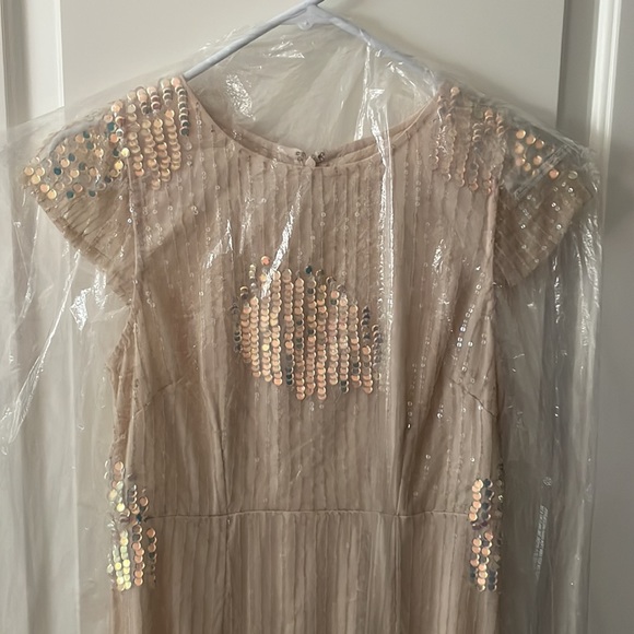 Korovilas Ivory Iridescent Sequin Column Gown - Picture 3 of 8